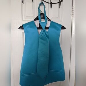 Men's vest with tie